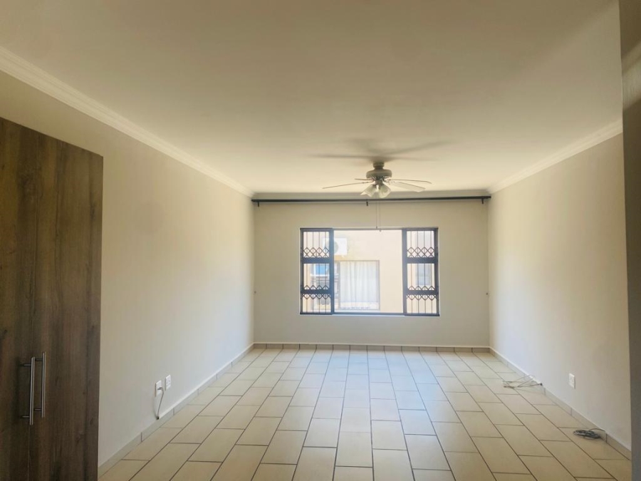 2 Bedroom Property for Sale in Gateway Manor North West